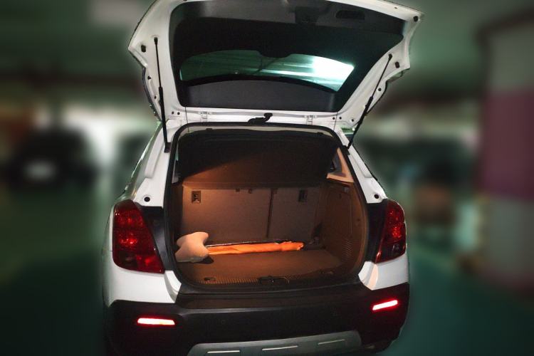Used Chevrolet Trax 2014 1.4T Automatic Two-Wheel Drive Luxury Model Trunk
