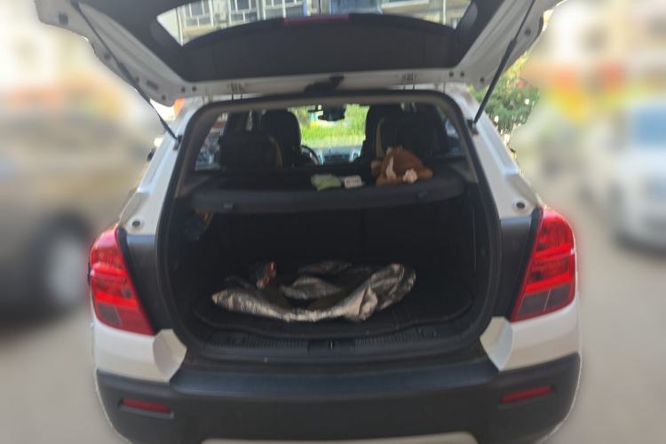Used Chevrolet Trax 2014 1.4T Automatic Two-Wheel Drive Luxury Model Trunk