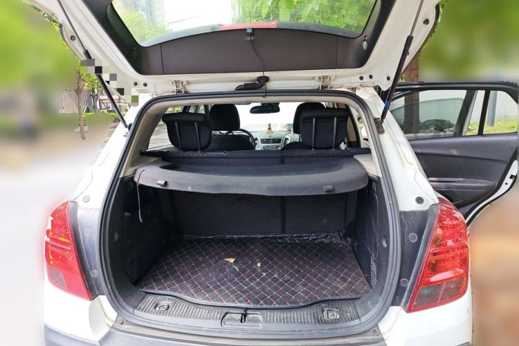 Used Chevrolet Trax 2014 1.4T Automatic Two-Wheel Drive Comfort Version Trunk