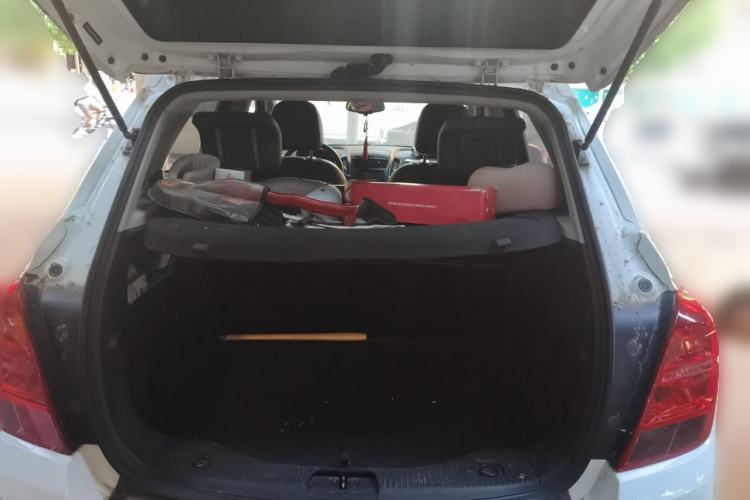 Used Chevrolet Trax 2014 1.4T Automatic Two-Wheel Drive Luxury Model Trunk