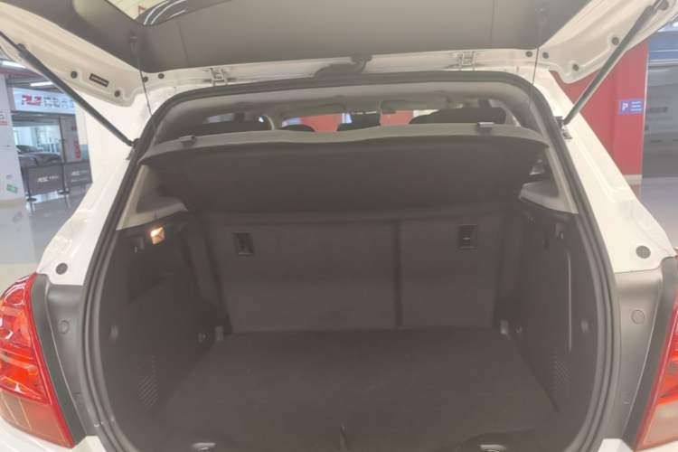 Used Chevrolet Trax 2014 1.4T Automatic Two-Wheel Drive Comfort Version Trunk