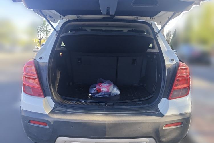 Used Chevrolet Trax 2014 1.4T Automatic Two-Wheel Drive Luxury Model Trunk