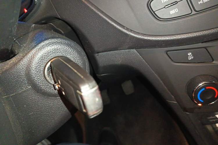 Used Chevrolet Trax 2014 1.4T Manual Two-Wheel Drive Comfort Model Vehicle Key