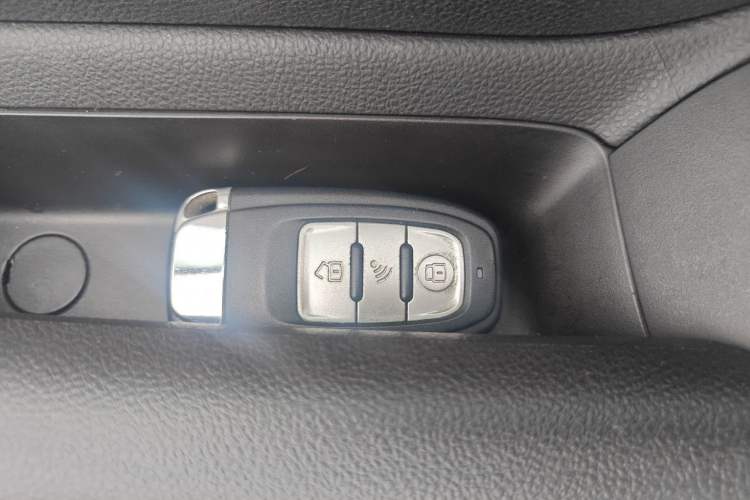 Used Chevrolet Trax 2014 1.4T Automatic Two-Wheel Drive Luxury Model Vehicle Key