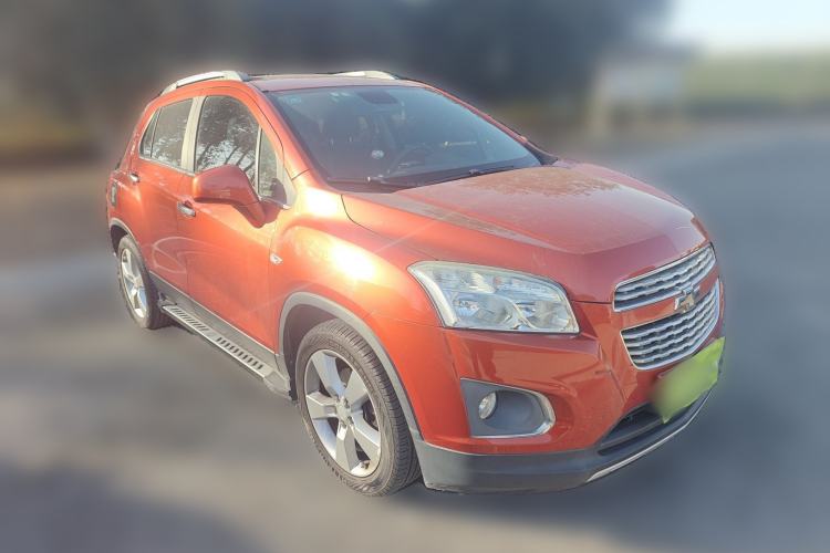 Used Chevrolet Trax 2014 1.4T Automatic Two-Wheel Drive Luxury Model Front Right 45 Deg