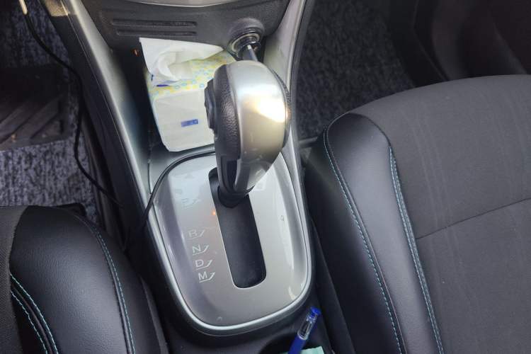 Used Chevrolet Trax 2014 1.4T Automatic Two-Wheel Drive Luxury Model Gear Lever