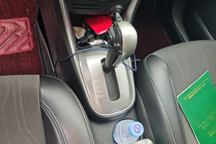 Used Chevrolet Trax 2014 1.4T Automatic Two-Wheel Drive Luxury Model Gear Lever