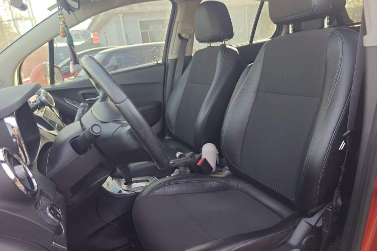 Used Chevrolet Trax 2014 1.4T Automatic Two-Wheel Drive Luxury Model Left Front Seat