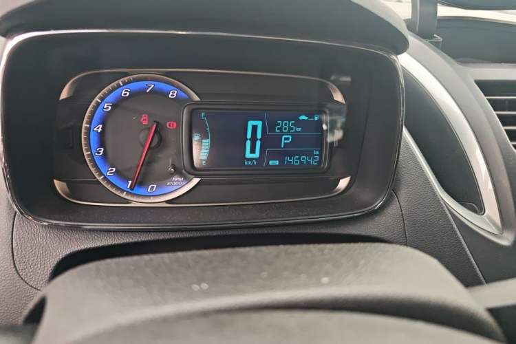 Used Chevrolet Trax 2014 1.4T Automatic Two-Wheel Drive Luxury Model Odometer Close Up