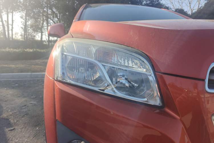 Used Chevrolet Trax 2014 1.4T Automatic Two-Wheel Drive Luxury Model Right Front Headlight