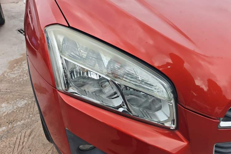 Used Chevrolet Trax 2014 1.4T Automatic Two-Wheel Drive Luxury Model Right Front Headlight