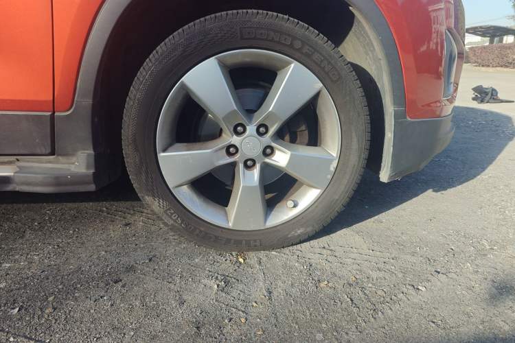 Used Chevrolet Trax 2014 1.4T Automatic Two-Wheel Drive Luxury Model Right Front Wheel Hub