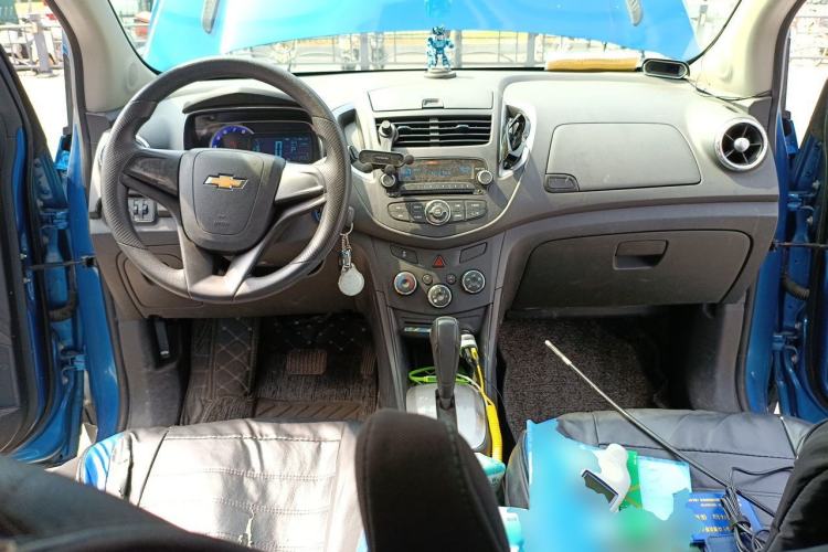 Used Chevrolet Trax 2016 1.4T Automatic Two-Wheel Drive Comfort Version with Sunroof Center Console