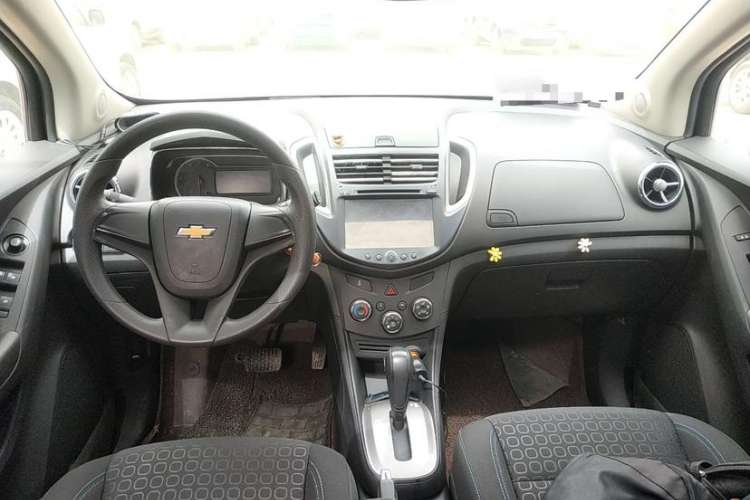 Used Chevrolet Trax 2016 1.4T Automatic Two-Wheel Drive Comfort Version with Sunroof Interior 1