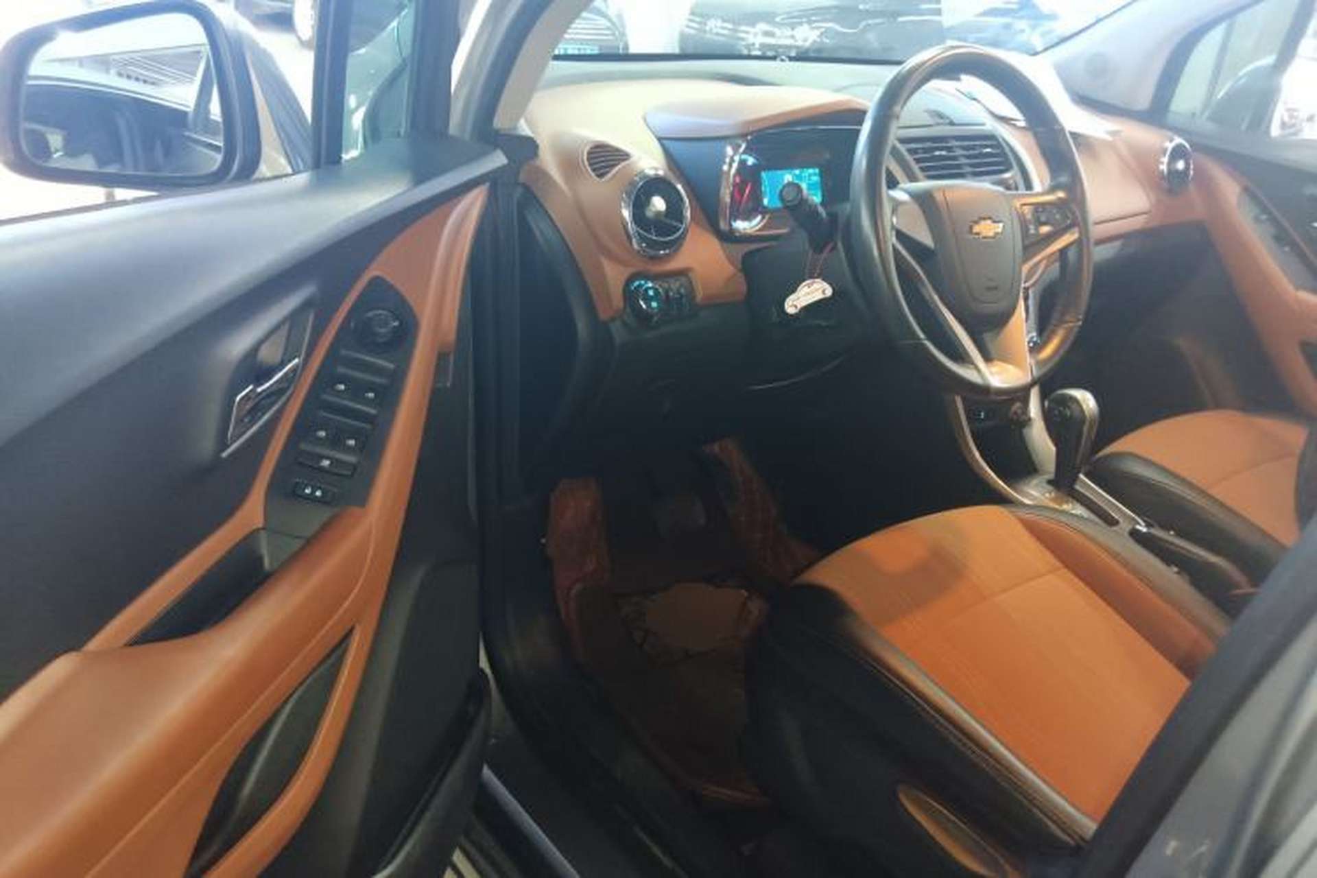 Used Chevrolet Trax 2016 1.4T Automatic Two-Wheel Drive Comfort Version with Sunroof Interior 3