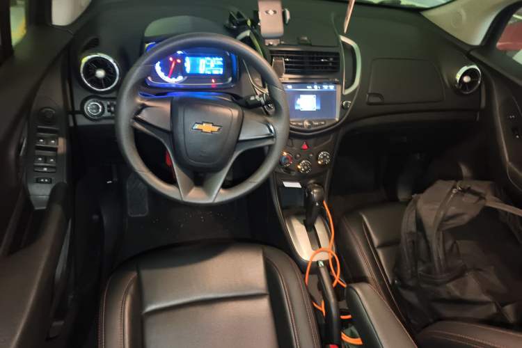 Used Chevrolet Trax 2016 1.4T Automatic Two-Wheel Drive Comfort Version with Sunroof Center Console