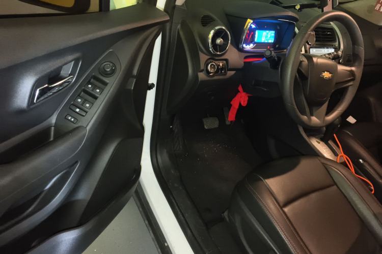 Used Chevrolet Trax 2016 1.4T Automatic Two-Wheel Drive Comfort Version with Sunroof Driver Seat