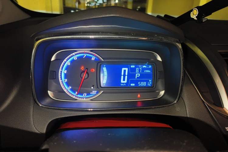 Used Chevrolet Trax 2016 1.4T Automatic Two-Wheel Drive Comfort Version with Sunroof Instrument Cluster