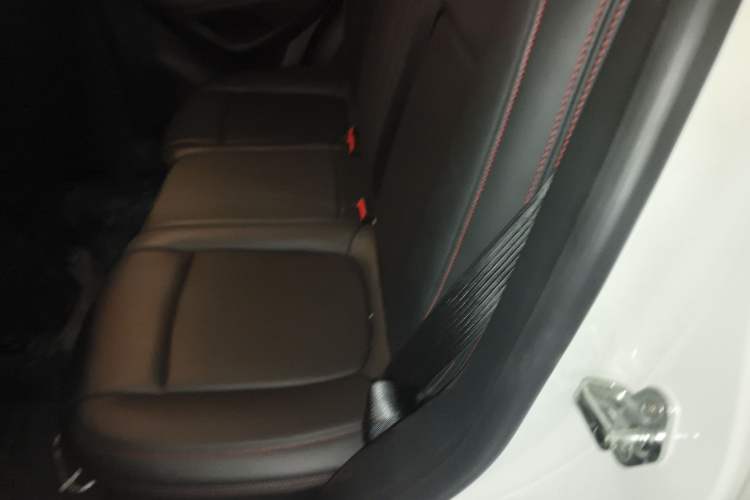 Used Chevrolet Trax 2016 1.4T Automatic Two-Wheel Drive Comfort Version with Sunroof Left Rear Seat