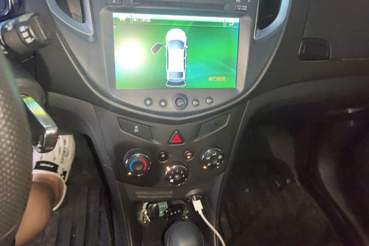 Used Chevrolet Trax 2016 1.4T Automatic Two-Wheel Drive Comfort Version with Sunroof Audio And AC Panel