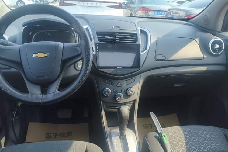 Used Chevrolet Trax 2016 1.4T Automatic Two-Wheel Drive Comfort Version with Sunroof Audio And AC Panel