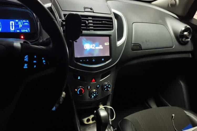 Used Chevrolet Trax 2016 1.4T Automatic Two-Wheel Drive Luxury Version Audio And AC Panel