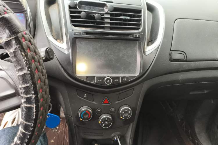 Used Chevrolet Trax 2016 1.4T Manual Two-Wheel Drive Comfort Version with Sunroof Audio And AC Panel