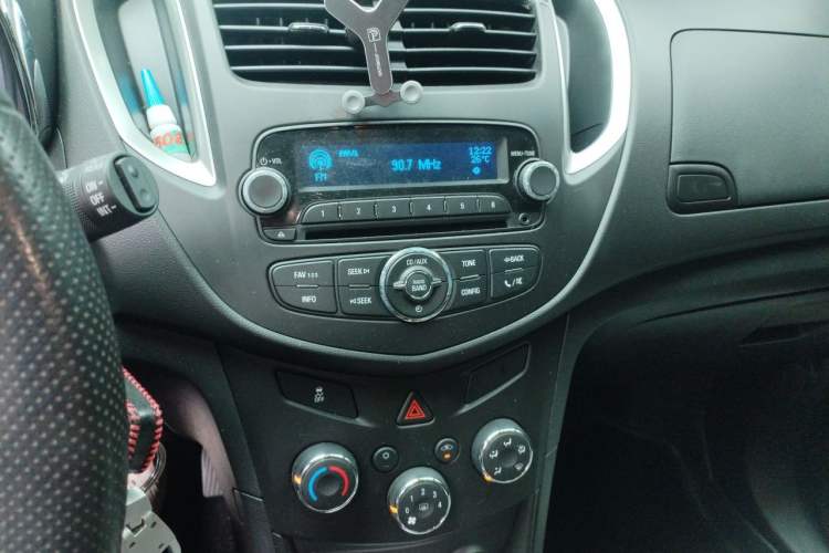 Used Chevrolet Trax 2016 1.4T Automatic Two-Wheel Drive Comfort Version with Sunroof Audio And AC Panel