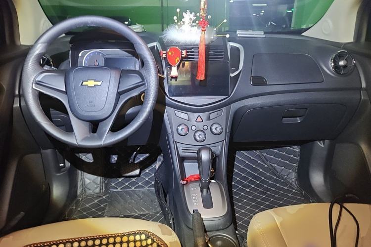 Used Chevrolet Trax 2016 1.4T Automatic Two-Wheel Drive Comfort Version with Sunroof Center Console