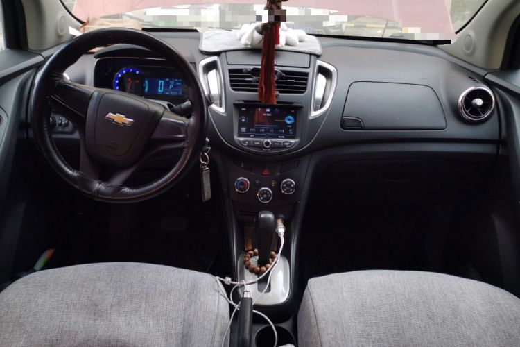 Used Chevrolet Trax 2016 1.4T Automatic Two-Wheel Drive Comfort Version with Sunroof Center Console