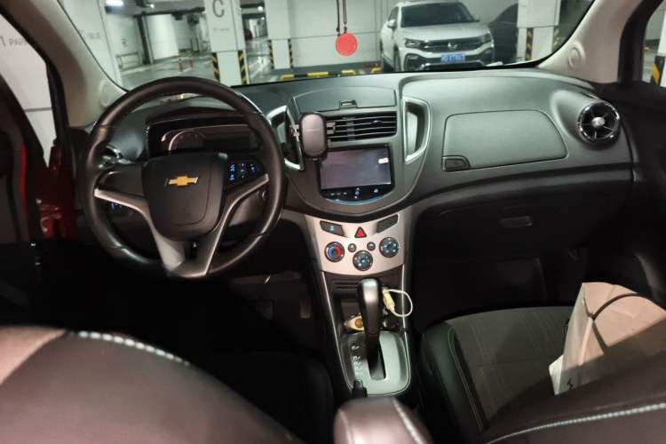 Used Chevrolet Trax 2016 1.4T Automatic Two-Wheel Drive Luxury Version Center Console