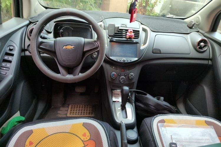 Used Chevrolet Trax 2016 1.4T Automatic Two-Wheel Drive Comfort Version with Sunroof Center Console