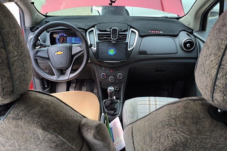 Used Chevrolet Trax 2016 1.4T Manual Two-Wheel Drive Comfort Version with Sunroof Center Console