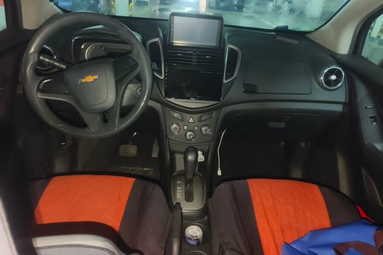 Used Chevrolet Trax 2016 1.4T Automatic Two-Wheel Drive Comfort Version with Sunroof Center Console
