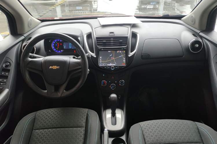 Used Chevrolet Trax 2016 1.4T Automatic Two-Wheel Drive Comfort Version with Sunroof Center Console