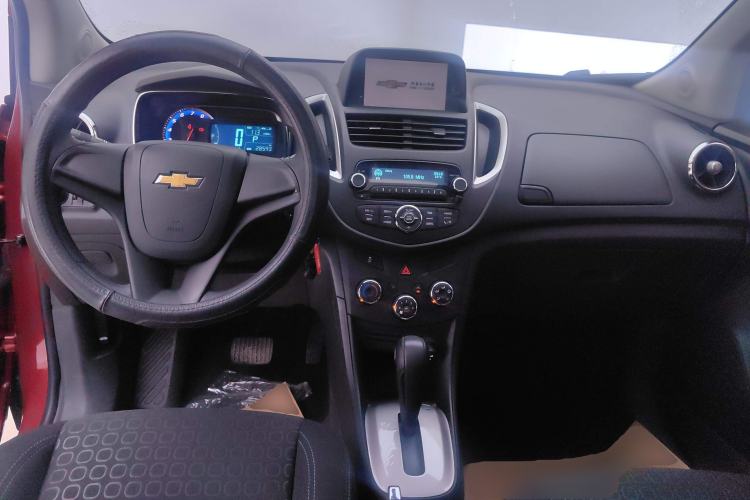 Used Chevrolet Trax 2016 1.4T Automatic Two-Wheel Drive Comfort Version with Sunroof Center Console