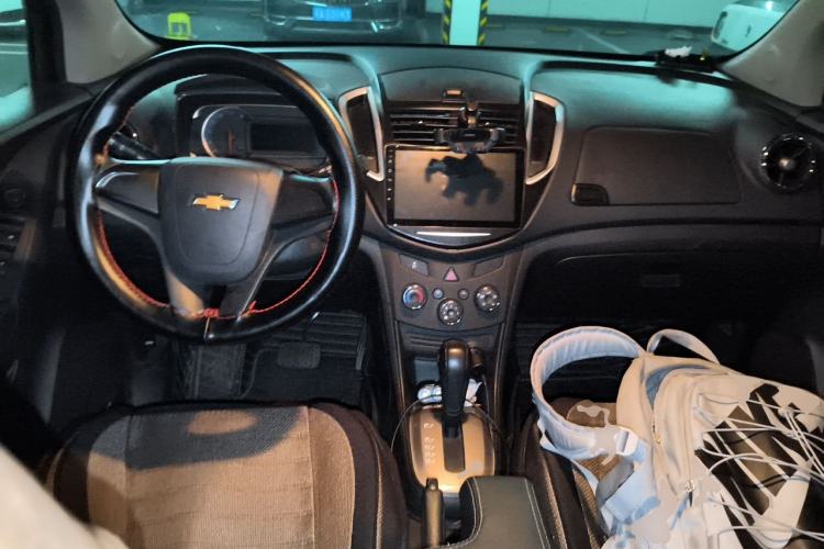 Used Chevrolet Trax 2016 1.4T Automatic Two-Wheel Drive Comfort Version with Sunroof Center Console
