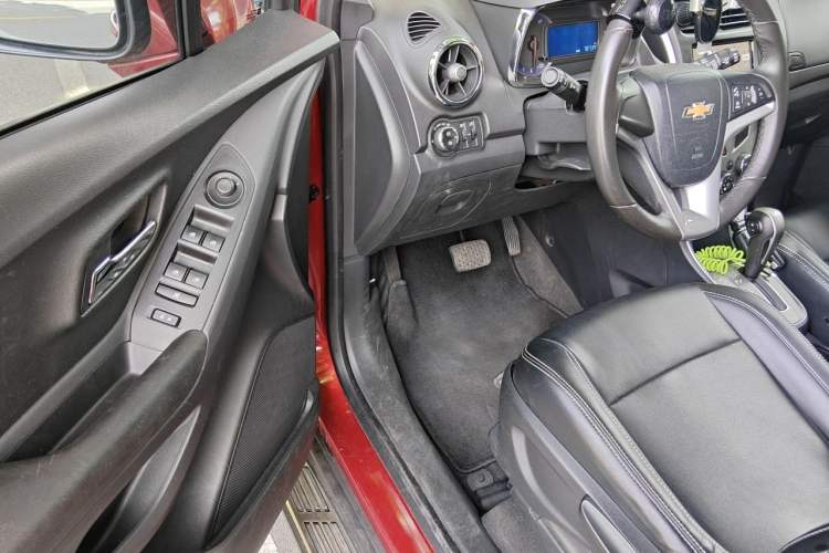 Used Chevrolet Trax 2016 1.4T Automatic Two-Wheel Drive Luxury Version Driver Seat