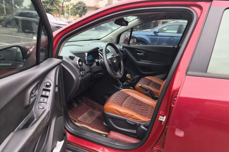 Used Chevrolet Trax 2016 1.4T Manual Two-Wheel Drive Comfort Version with Sunroof Driver Seat