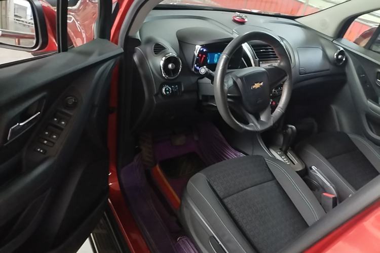 Used Chevrolet Trax 2016 1.4T Automatic Two-Wheel Drive Comfort Version with Sunroof Driver Seat