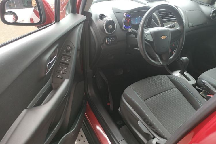 Used Chevrolet Trax 2016 1.4T Automatic Two-Wheel Drive Comfort Version with Sunroof Driver Seat
