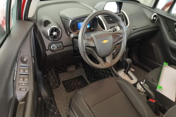 Used Chevrolet Trax 2016 1.4T Automatic Two-Wheel Drive Comfort Version with Sunroof Driver Seat