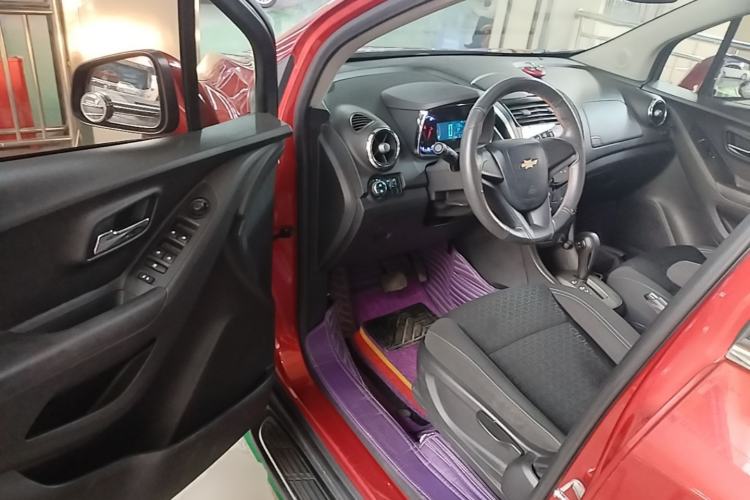 Used Chevrolet Trax 2016 1.4T Automatic Two-Wheel Drive Comfort Version with Sunroof Driver Seat