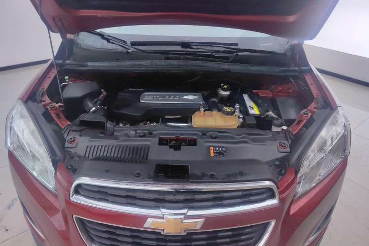 Used Chevrolet Trax 2016 1.4T Automatic Two-Wheel Drive Comfort Version with Sunroof Engine Bay
