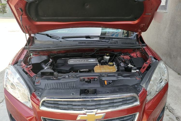 Used Chevrolet Trax 2016 1.4T Manual Two-Wheel Drive Comfort Version with Sunroof Engine Bay