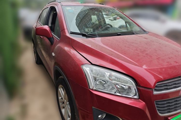 Used Chevrolet Trax 2016 1.4T Automatic Two-Wheel Drive Comfort Version with Sunroof Front Right 45 Deg