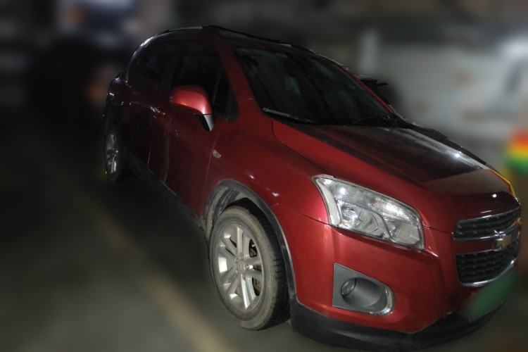 Used Chevrolet Trax 2016 1.4T Automatic Two-Wheel Drive Comfort Version with Sunroof Front Right 45 Deg