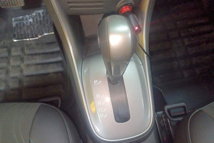 Used Chevrolet Trax 2016 1.4T Automatic Two-Wheel Drive Luxury Version Gear Lever