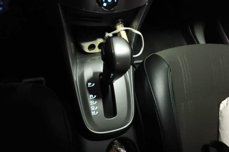Used Chevrolet Trax 2016 1.4T Automatic Two-Wheel Drive Luxury Version Gear Lever