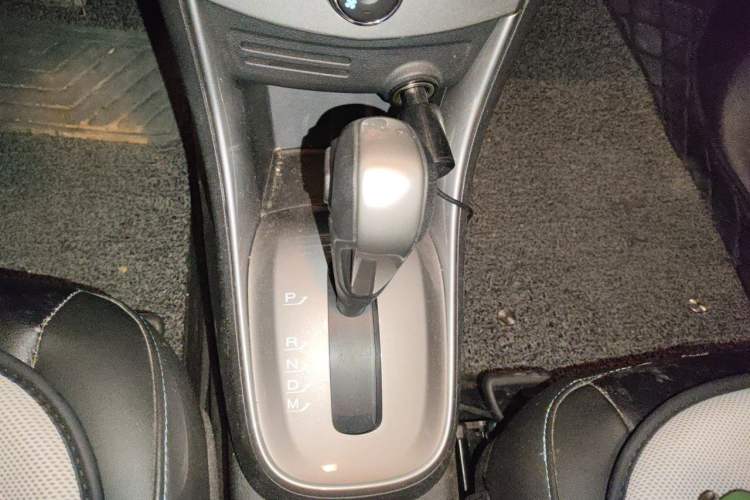 Used Chevrolet Trax 2016 1.4T Automatic Two-Wheel Drive Luxury Version Gear Lever